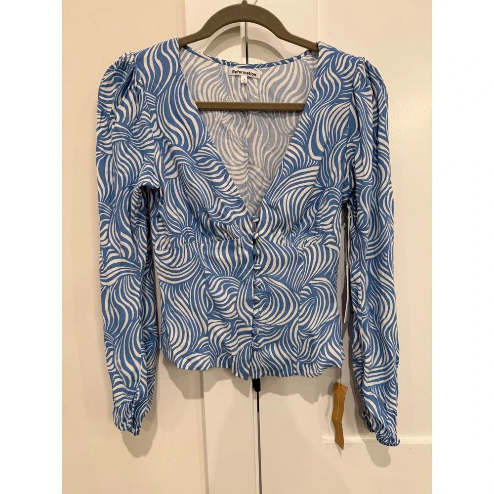 REFORMATION Nell Top Sz S Blue NWT Long Sleeve V-Neck Swirl Bohemian Blouse Luxe